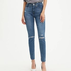 LEVI'S 311 SHAPING SKINNY JEAN 🎉✨️HOST PICK ✨️🎉